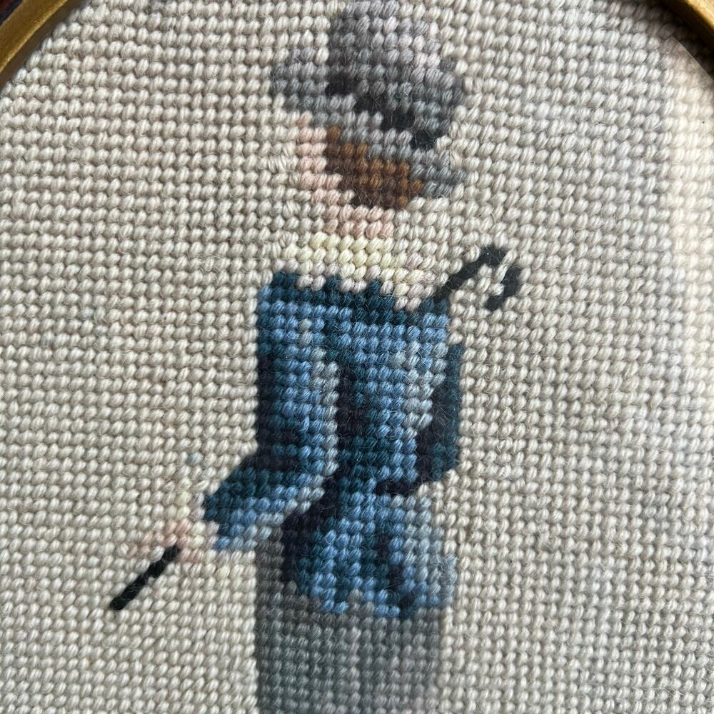 Pair of 1949 Hand Stitched Needlepoint Petit Point Oval Art Framed Vintage 40s - Picture 4 of 12